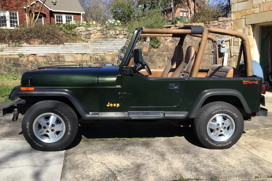 1995 Jeep YJ Wrangler - Image 24 of 31