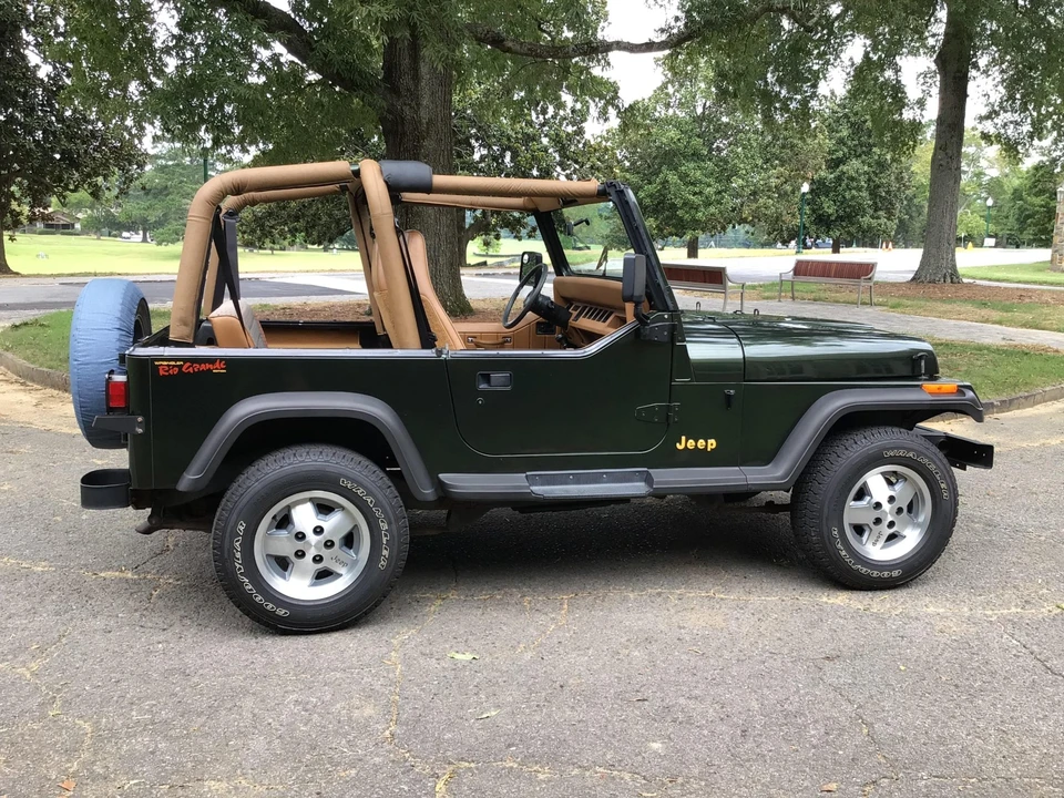 1995 Jeep YJ Wrangler - Image 13 of 31