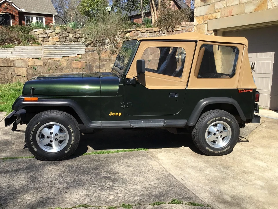 1995 Jeep YJ Wrangler - Image 25 of 31