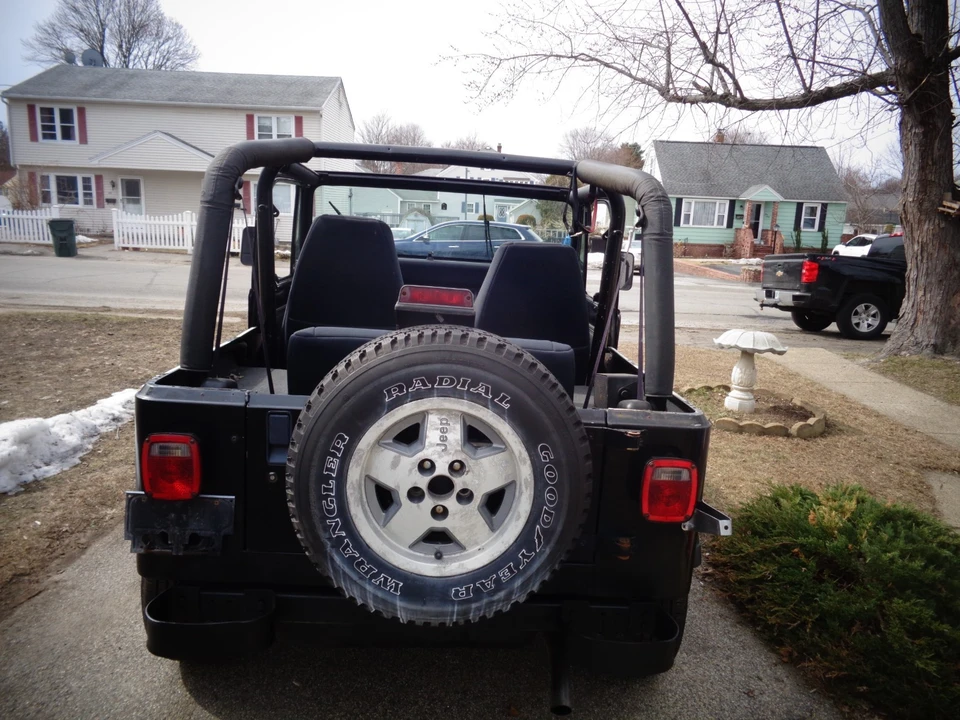 1995 Jeep YJ Wrangler - Image 16 of 18