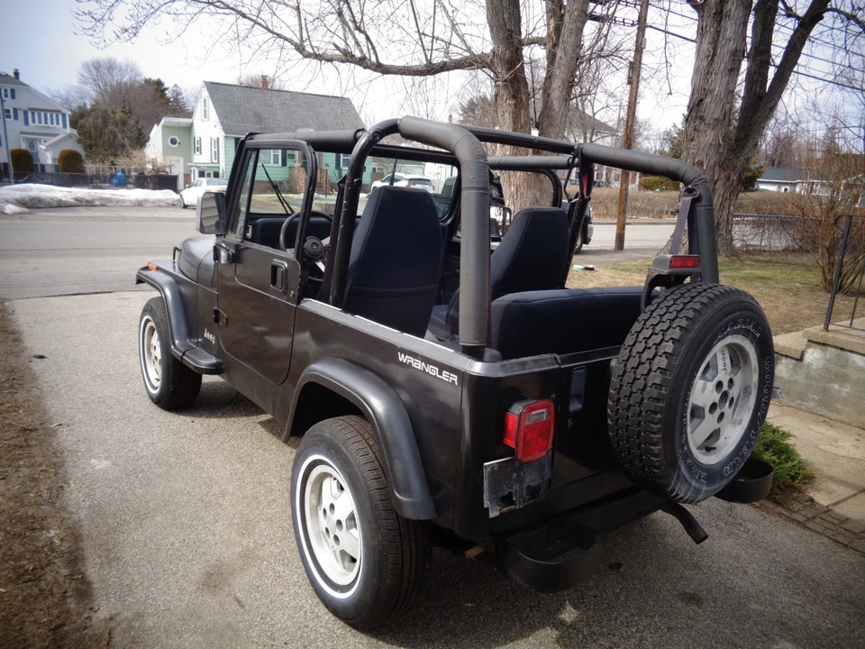 1995 Jeep YJ Wrangler - Image 15 of 18