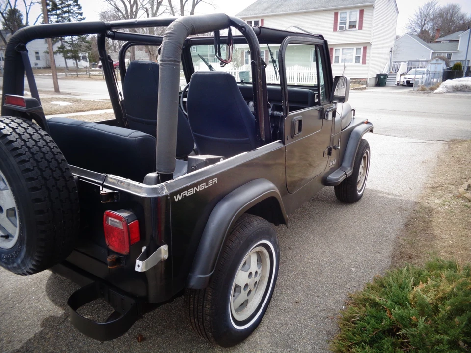 1995 Jeep YJ Wrangler - Image 14 of 18