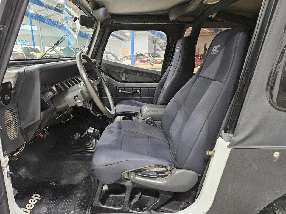 1995 Jeep YJ Wrangler - Image 15 of 19