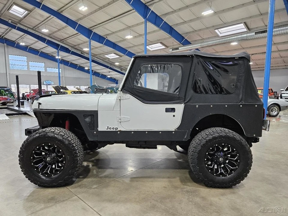 1995 Jeep YJ Wrangler - Image 8 of 19
