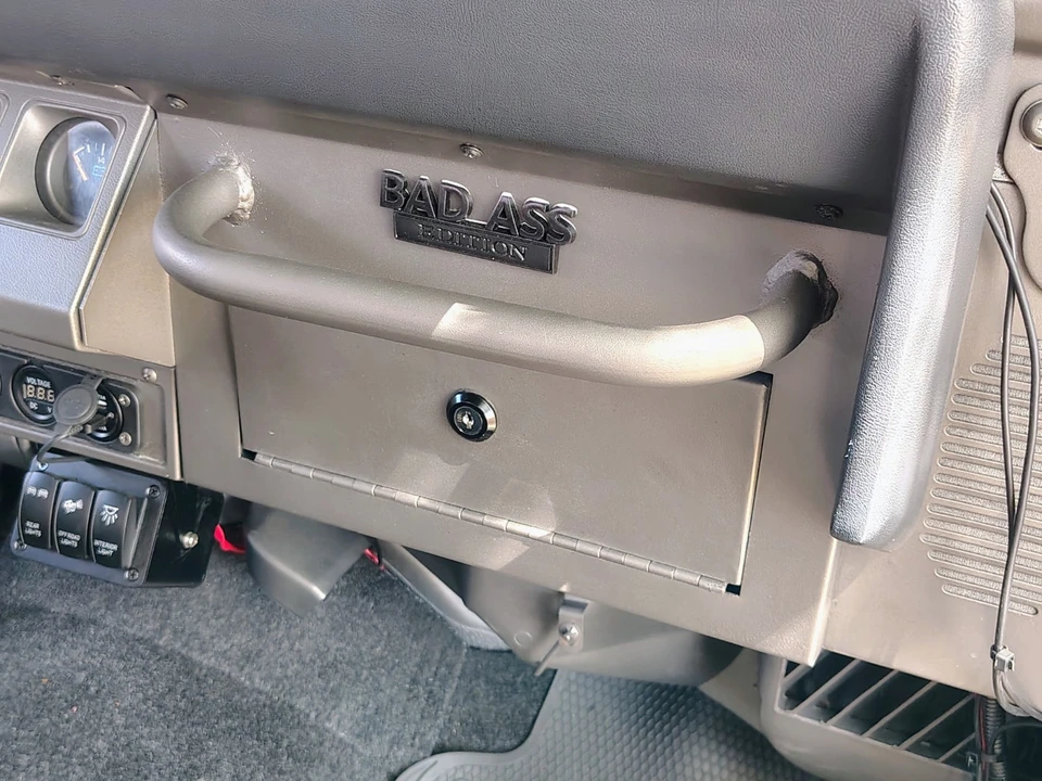 1995 Jeep YJ Wrangler - Image 18 of 21