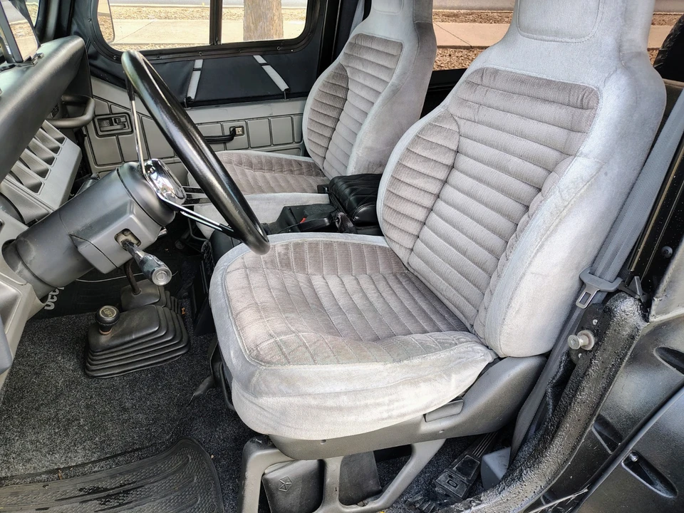 1995 Jeep YJ Wrangler - Image 9 of 21