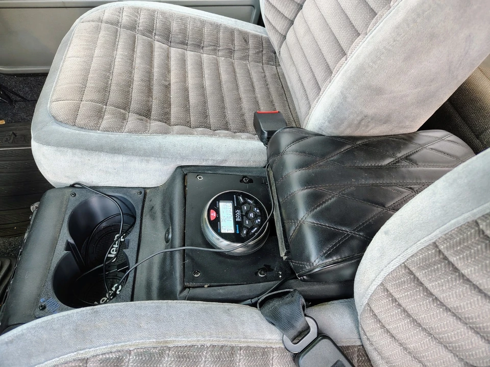 1995 Jeep YJ Wrangler - Image 10 of 21