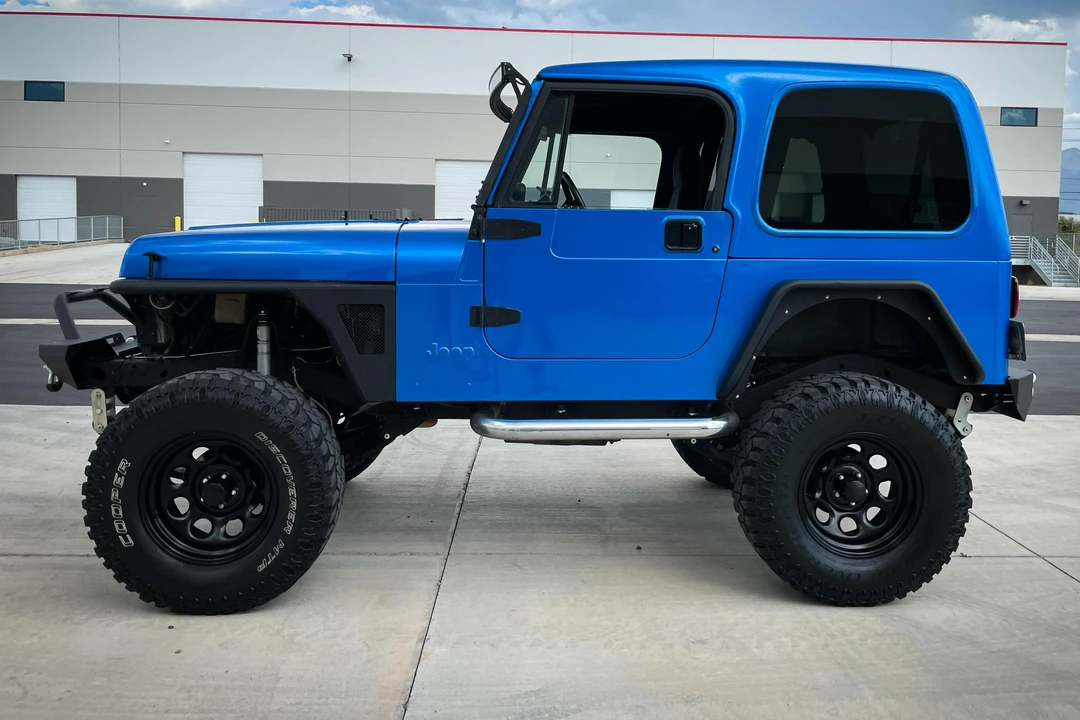 1995 Jeep YJ Wrangler - Image 4 of 31