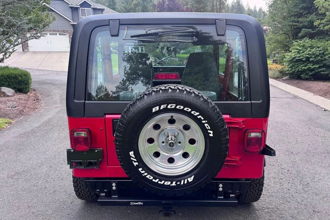 1995 Jeep YJ Wrangler - Image 5 of 31