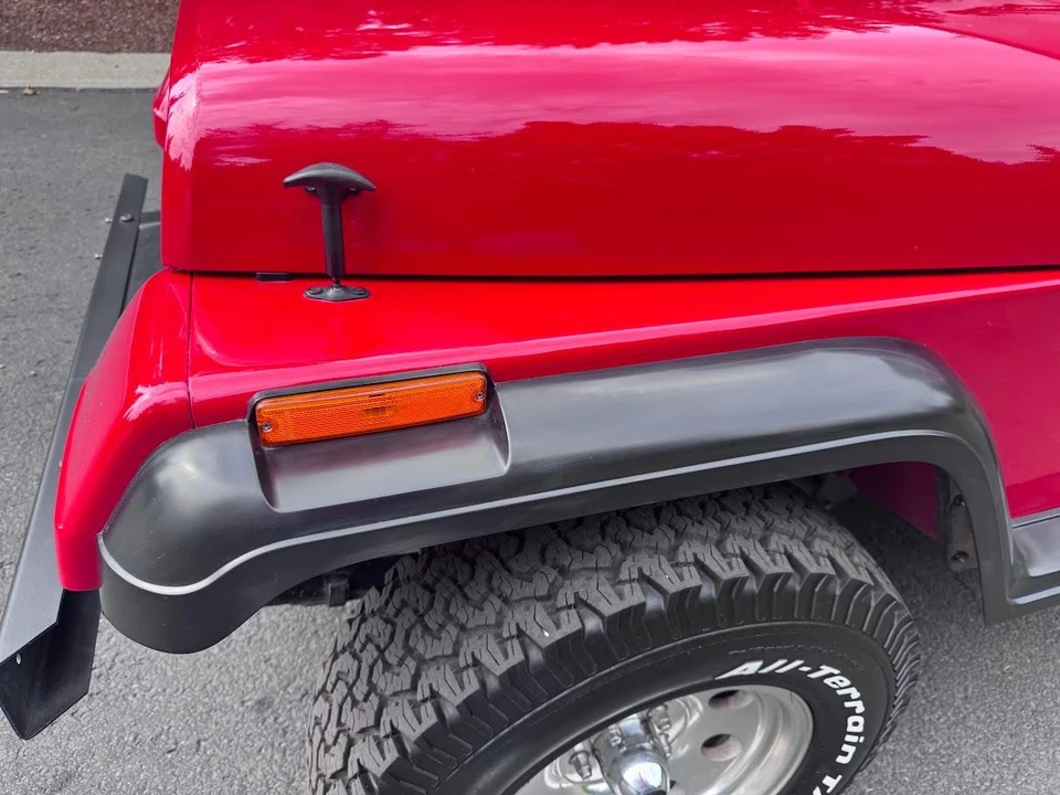 1995 Jeep YJ Wrangler - Image 19 of 31