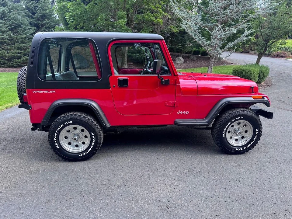 1995 Jeep YJ Wrangler - Image 8 of 31