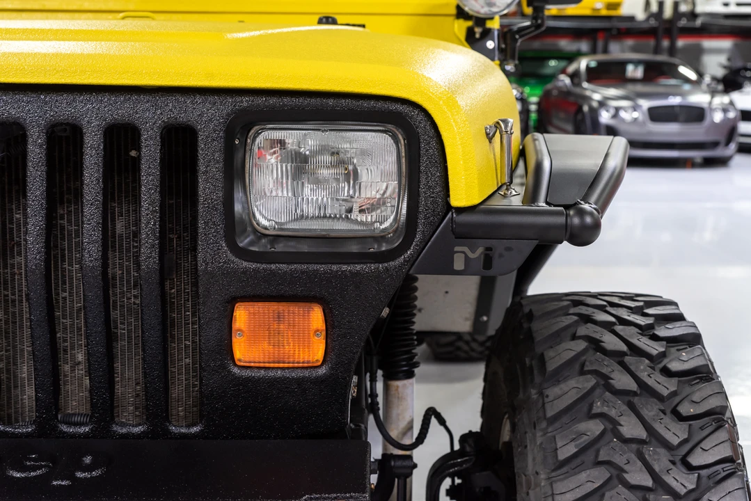 1995 Jeep YJ Wrangler - Image 19 of 31