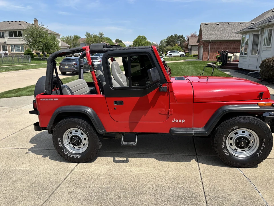 1995 Jeep YJ Wrangler - Image 10 of 31