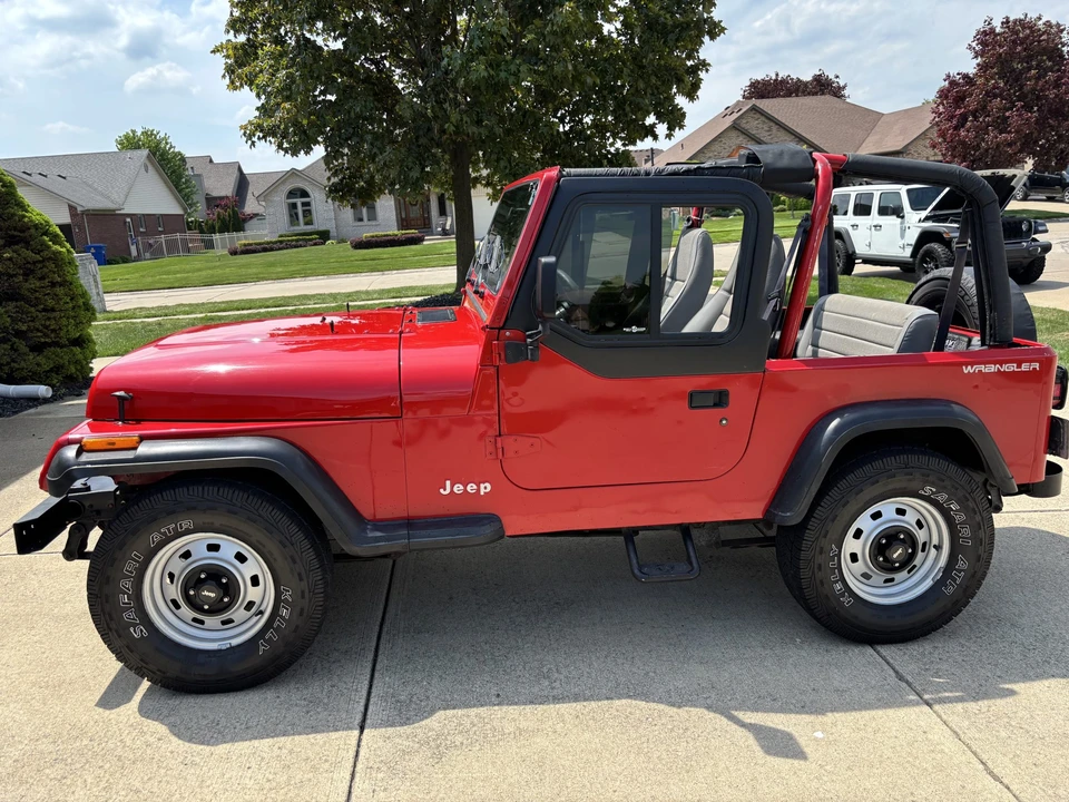1995 Jeep YJ Wrangler - Image 11 of 31