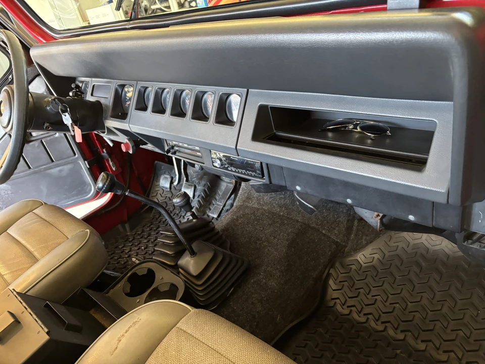 1995 Jeep YJ Wrangler - Image 25 of 31