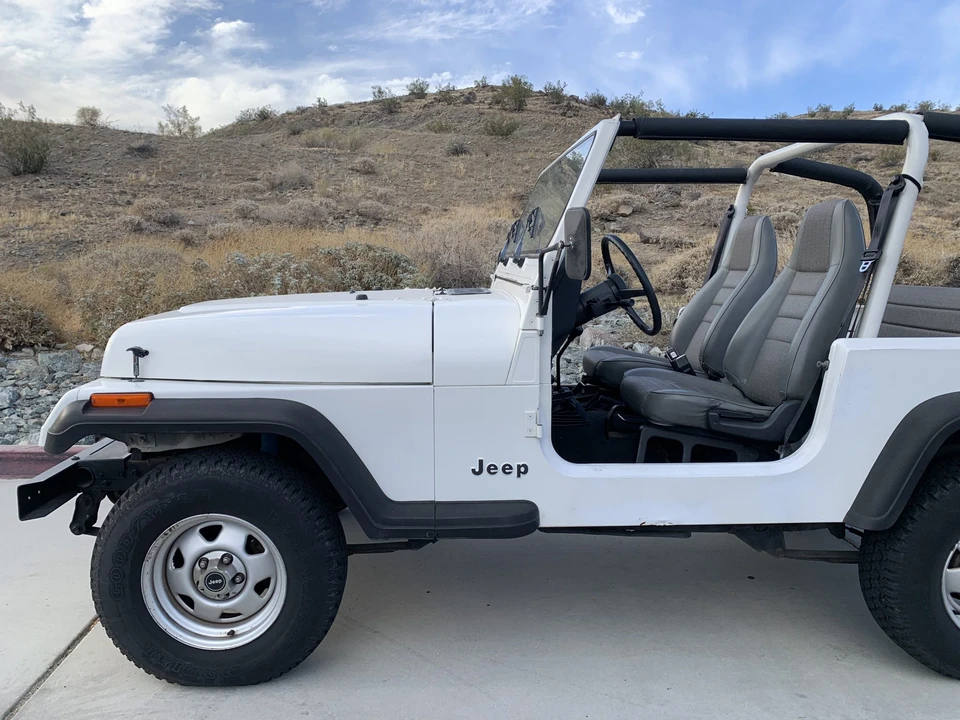 1995 Jeep YJ Wrangler - Image 15 of 31