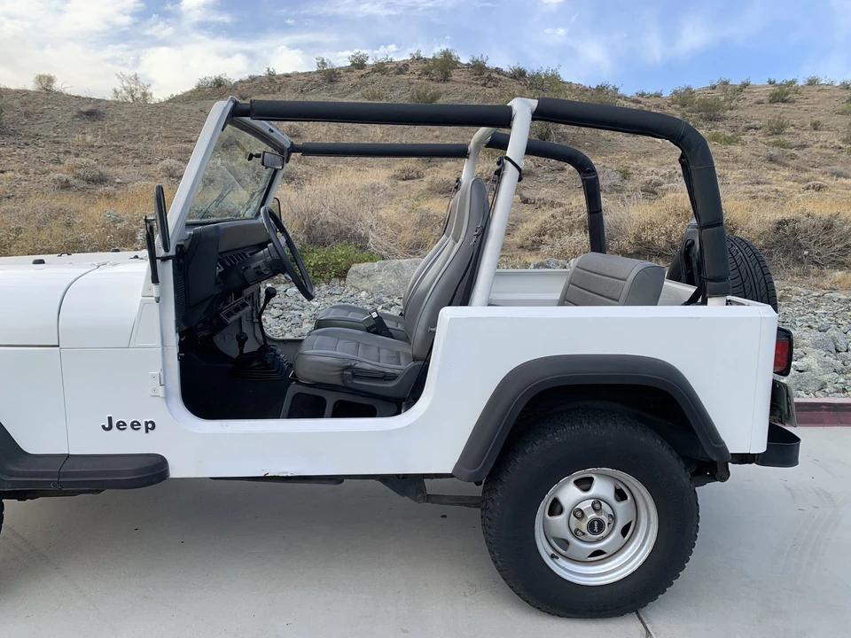 1995 Jeep YJ Wrangler - Image 16 of 31