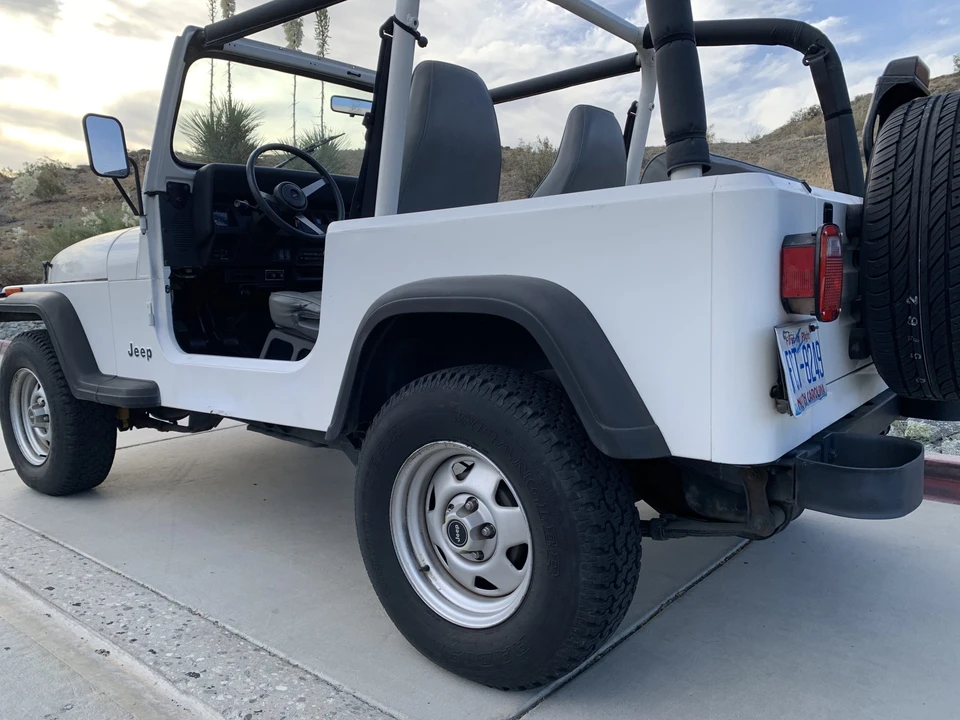 1995 Jeep YJ Wrangler - Image 14 of 31