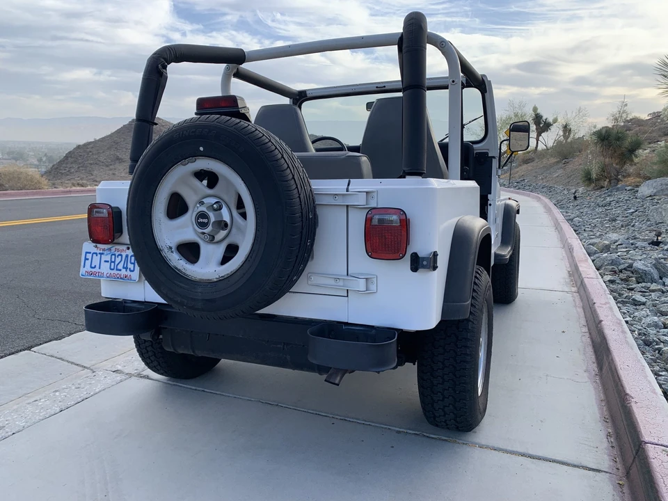 1995 Jeep YJ Wrangler - Image 6 of 31