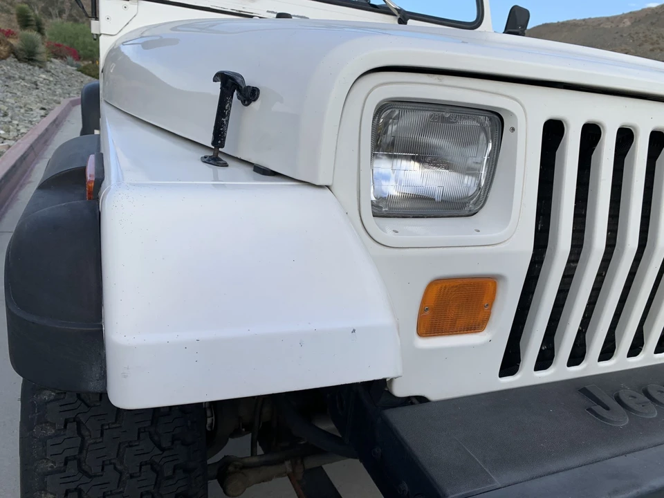 1995 Jeep YJ Wrangler - Image 27 of 31