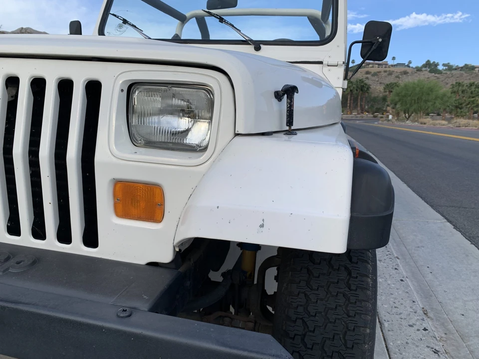 1995 Jeep YJ Wrangler - Image 21 of 31
