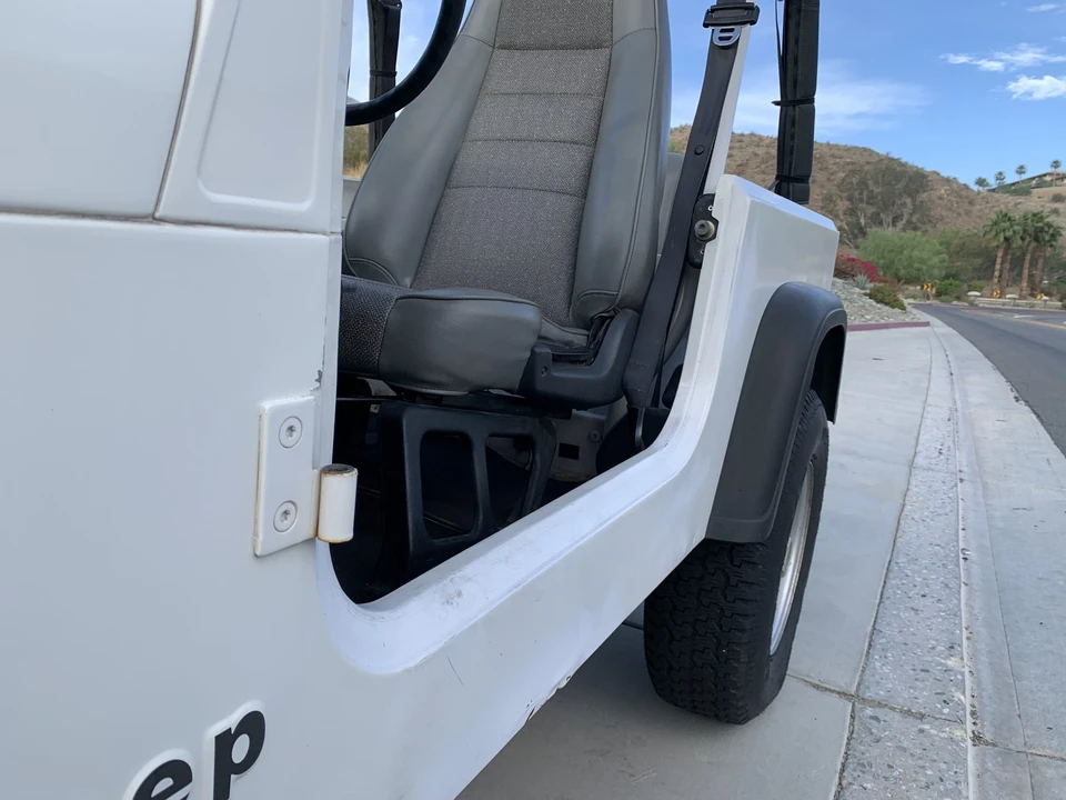 1995 Jeep YJ Wrangler - Image 19 of 31