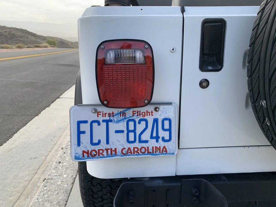 1995 Jeep YJ Wrangler - Image 8 of 31