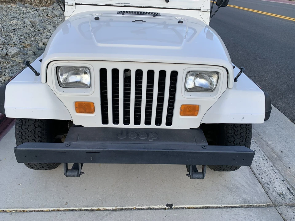 1995 Jeep YJ Wrangler - Image 23 of 31