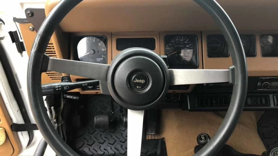 1995 Jeep YJ Wrangler - Image 5 of 10