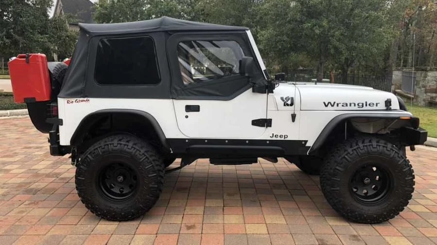 1995 Jeep YJ Wrangler - Image 9 of 10