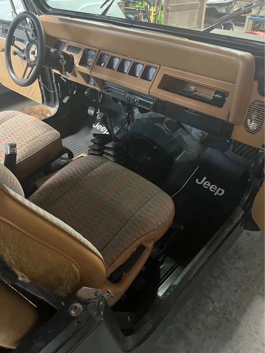1995 Jeep YJ Wrangler - Image 8 of 10