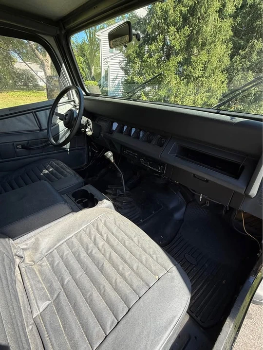 1995 Jeep YJ Wrangler - Image 5 of 10
