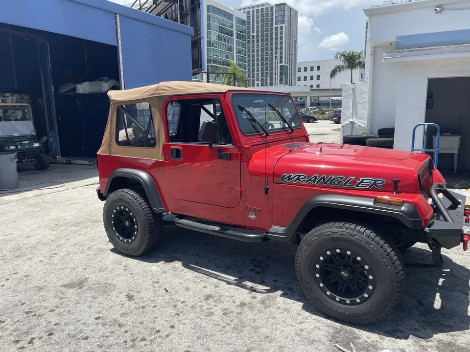1995 Jeep YJ Wrangler - Image 13 of 17