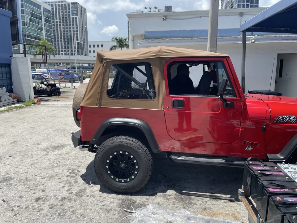 1995 Jeep YJ Wrangler - Image 12 of 17