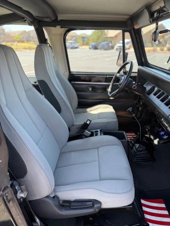 1995 Jeep YJ Wrangler - Image 11 of 28