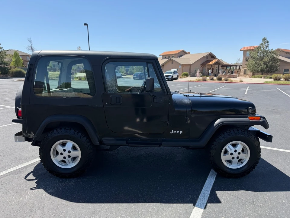 1995 Jeep YJ Wrangler - Image 5 of 28