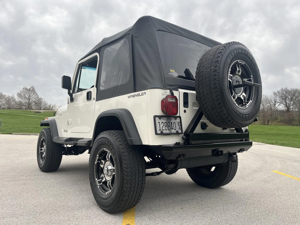 1995 Jeep YJ Wrangler - Image 8 of 31