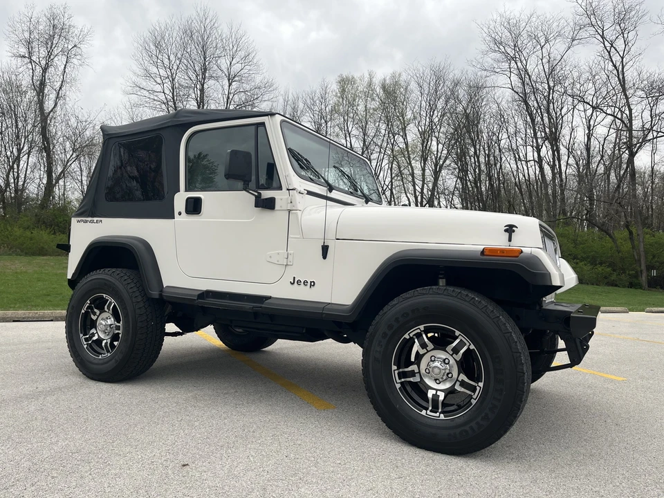 1995 Jeep YJ Wrangler - Image 18 of 31