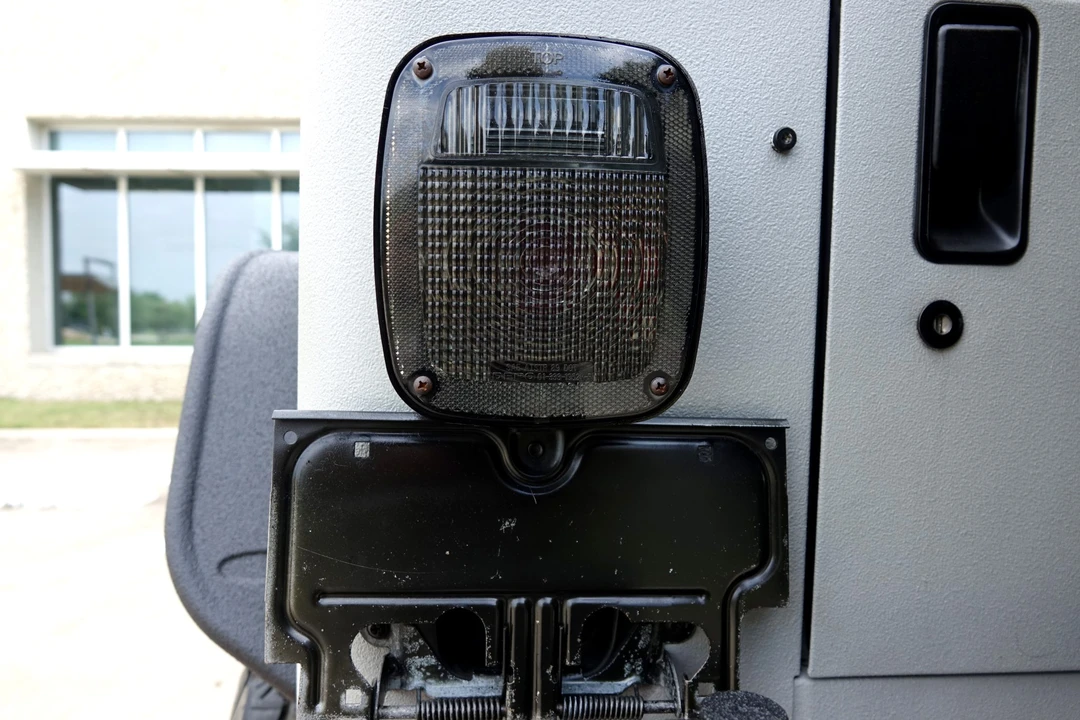 1995 Jeep YJ Wrangler - Image 28 of 31