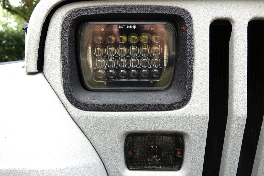 1995 Jeep YJ Wrangler - Image 21 of 31