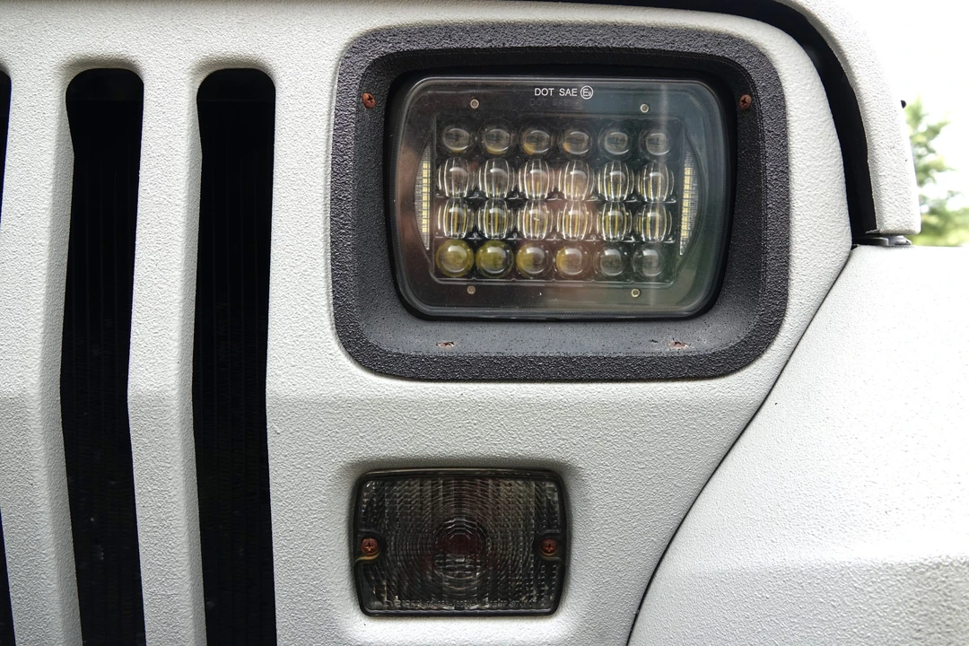 1995 Jeep YJ Wrangler - Image 22 of 31