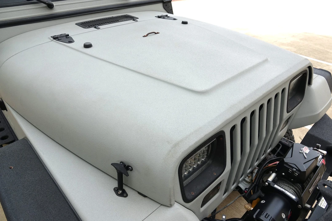 1995 Jeep YJ Wrangler - Image 17 of 31