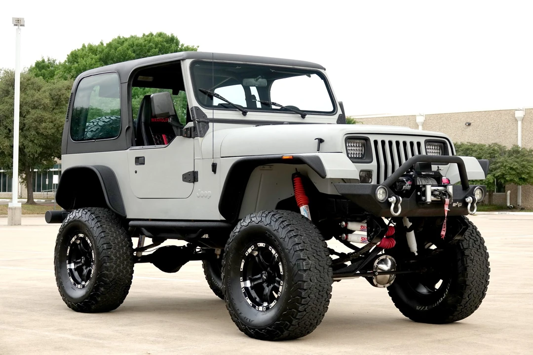 1995 Jeep YJ Wrangler - Image 15 of 31