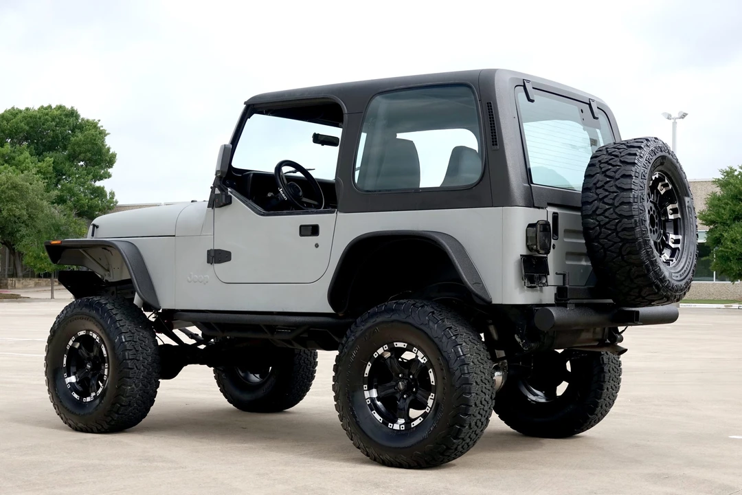 1995 Jeep YJ Wrangler - Image 5 of 31