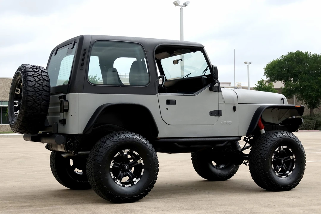 1995 Jeep YJ Wrangler - Image 11 of 31