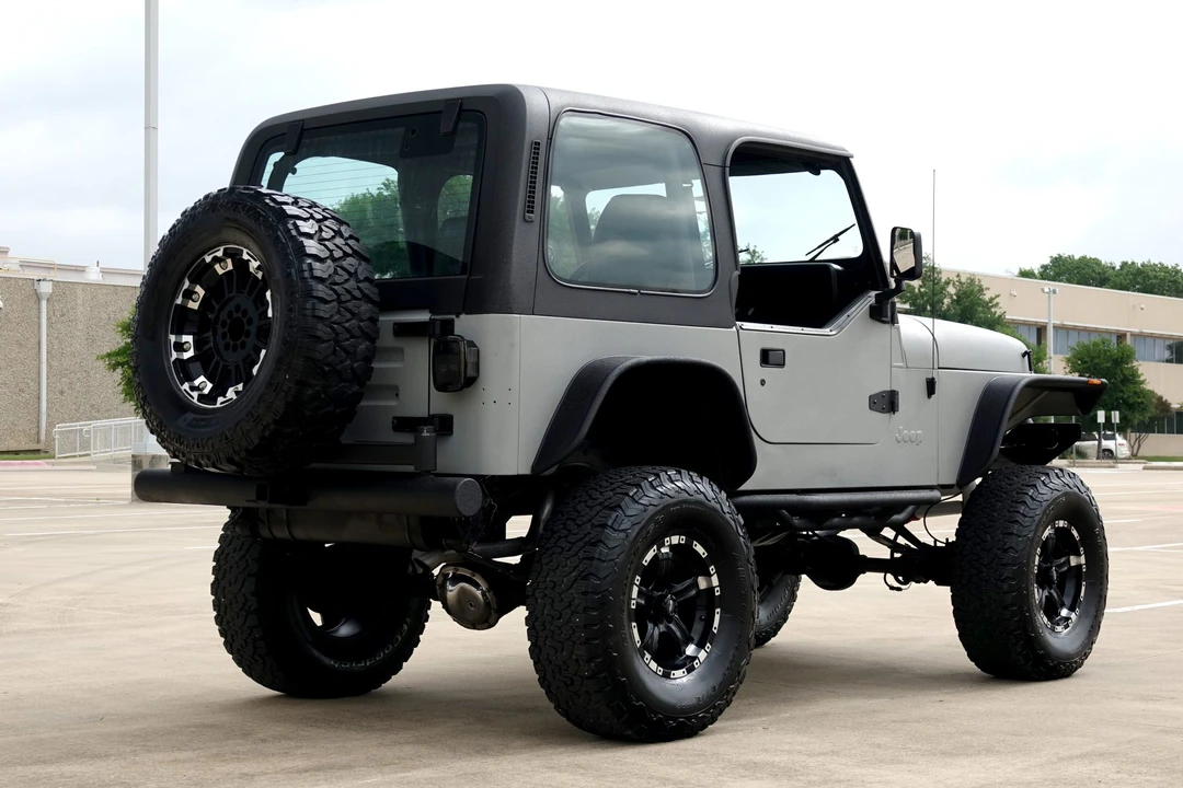 1995 Jeep YJ Wrangler - Image 10 of 31