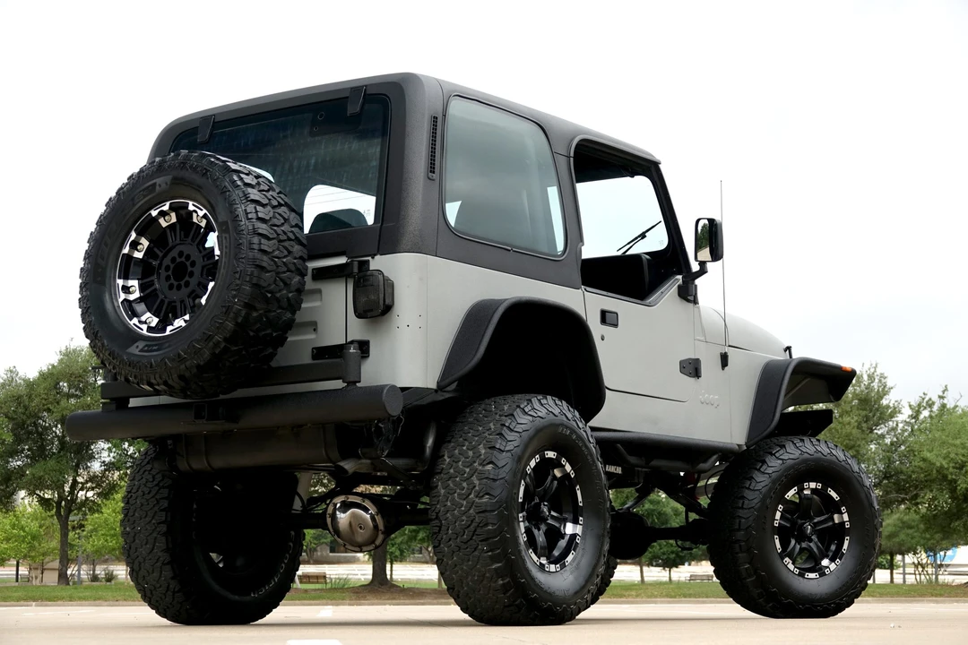 1995 Jeep YJ Wrangler - Image 9 of 31