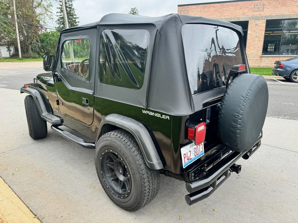 1995 Jeep YJ Wrangler - Image 4 of 31