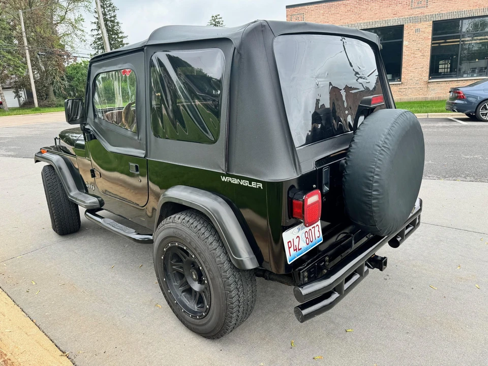 1995 Jeep YJ Wrangler - Image 16 of 31
