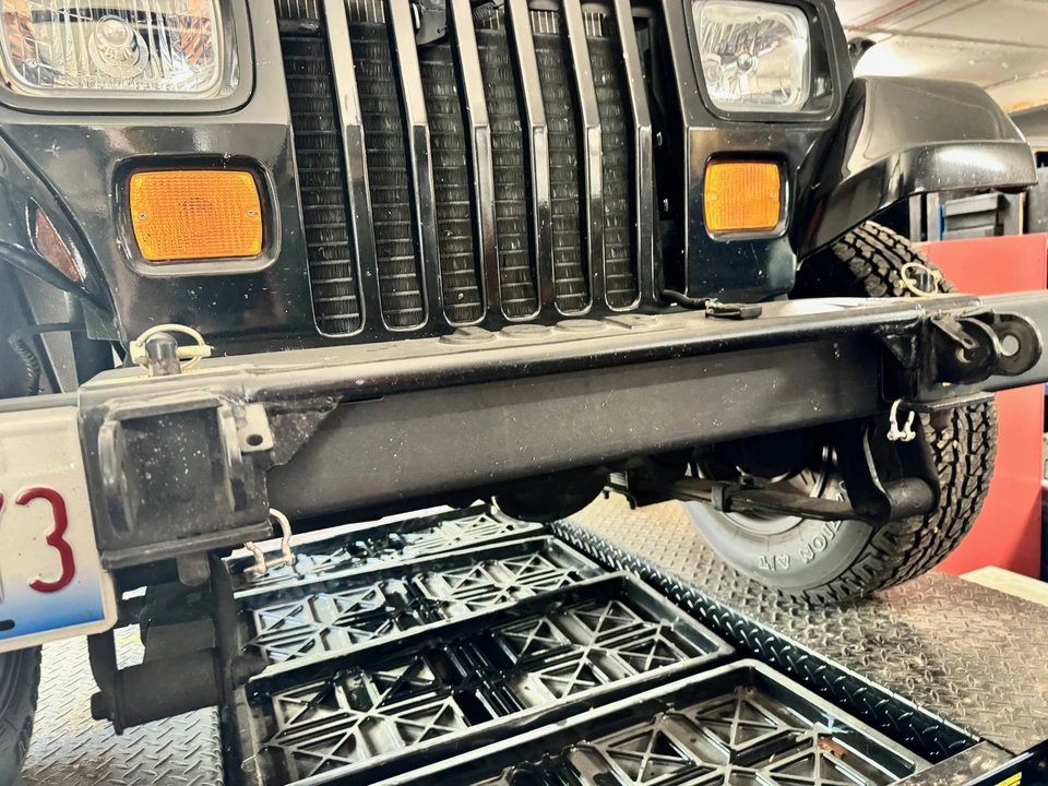 1995 Jeep YJ Wrangler - Image 28 of 31